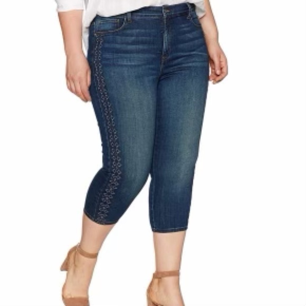 Not Your Daughter’s Jeans NYDJ Alina Embroidered Capri Jeans Size 4